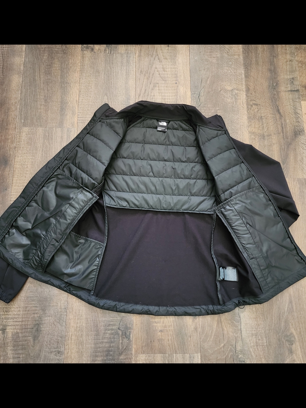 The North Face Women’s Black Quilted Hybrid Jacket - Picture 8 of 8